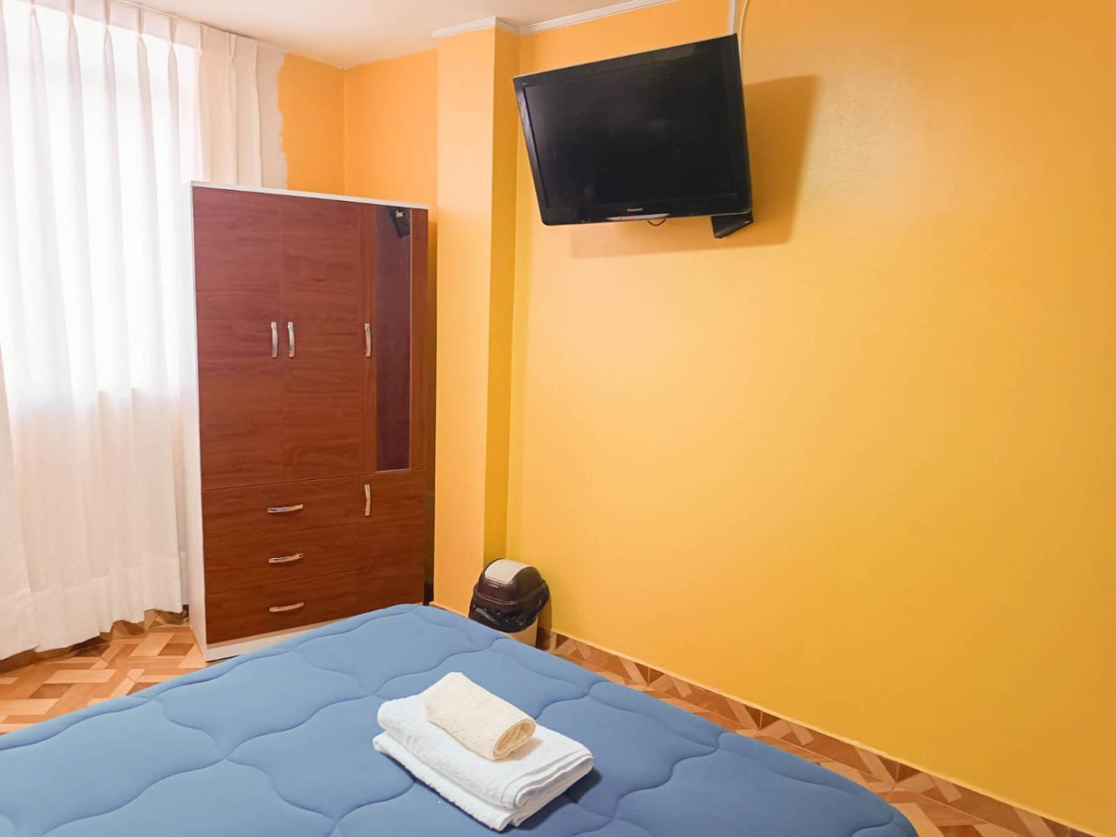 Right Across From The Airport - Free Shuttle - A Y J Familia Apartamento Lima Exterior foto