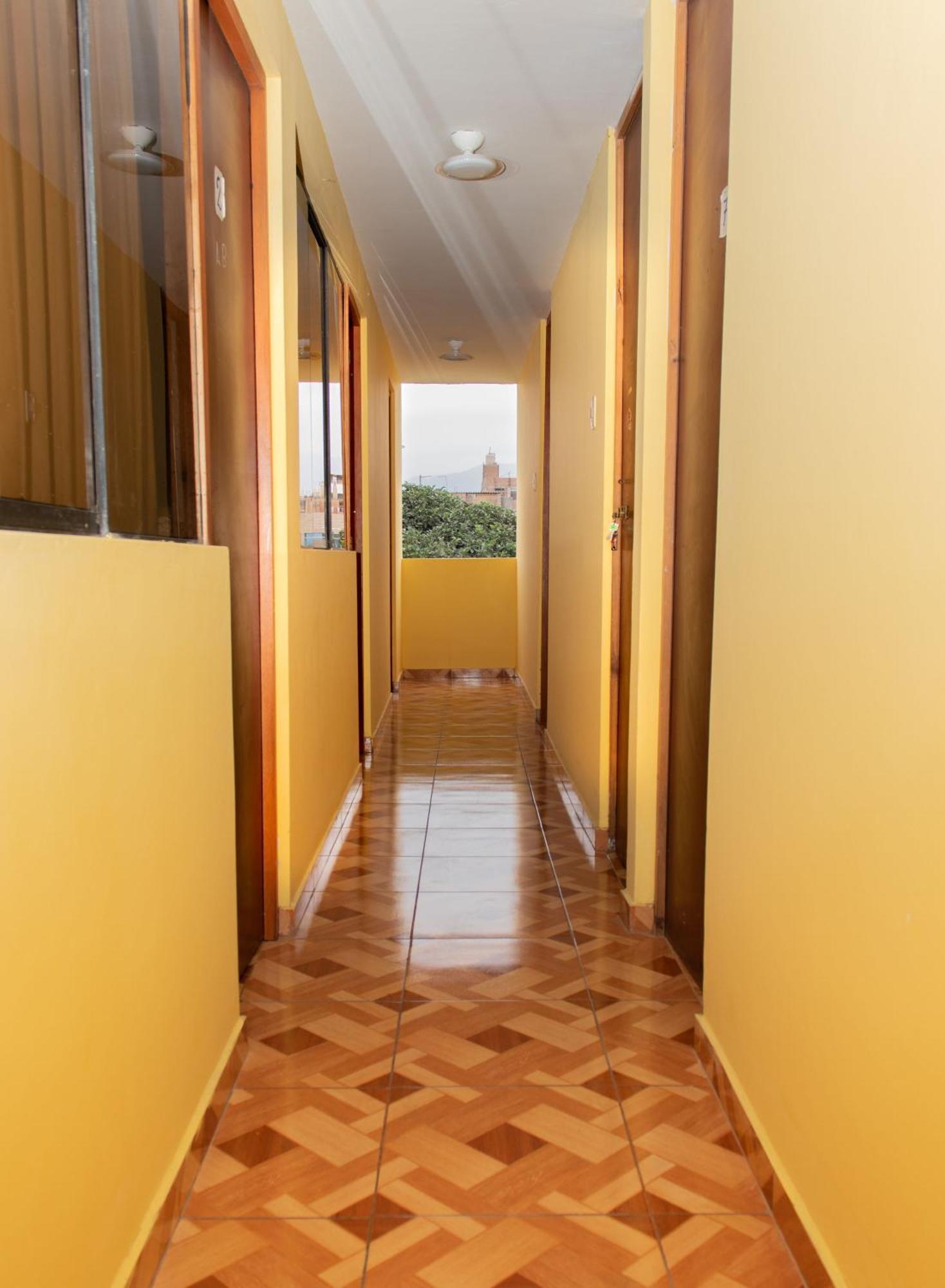 Right Across From The Airport - Free Shuttle - A Y J Familia Apartamento Lima Exterior foto