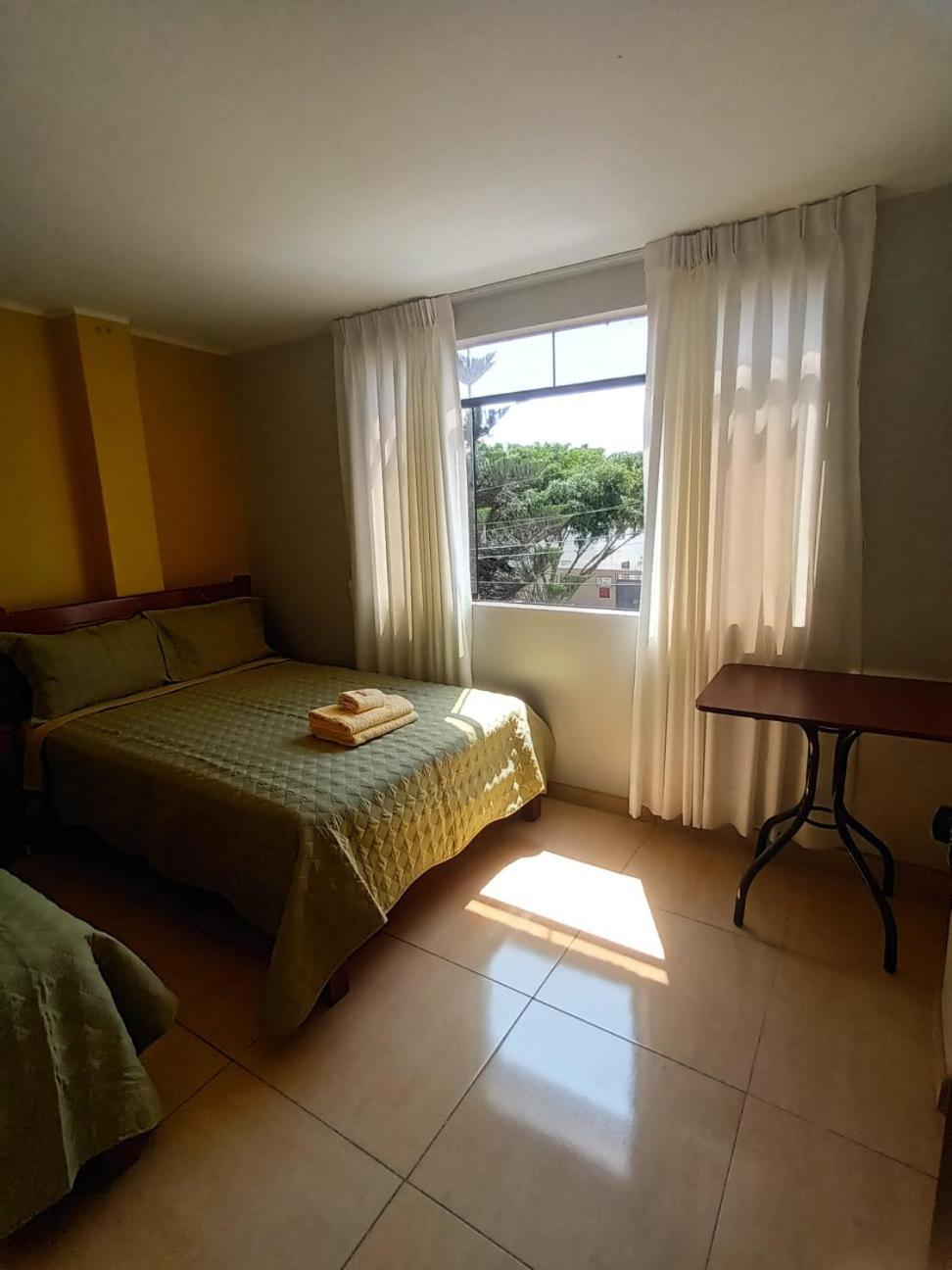 Right Across From The Airport - Free Shuttle - A Y J Familia Apartamento Lima Exterior foto