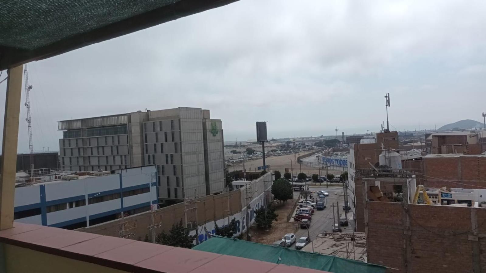 Right Across From The Airport - Free Shuttle - A Y J Familia Apartamento Lima Quarto foto