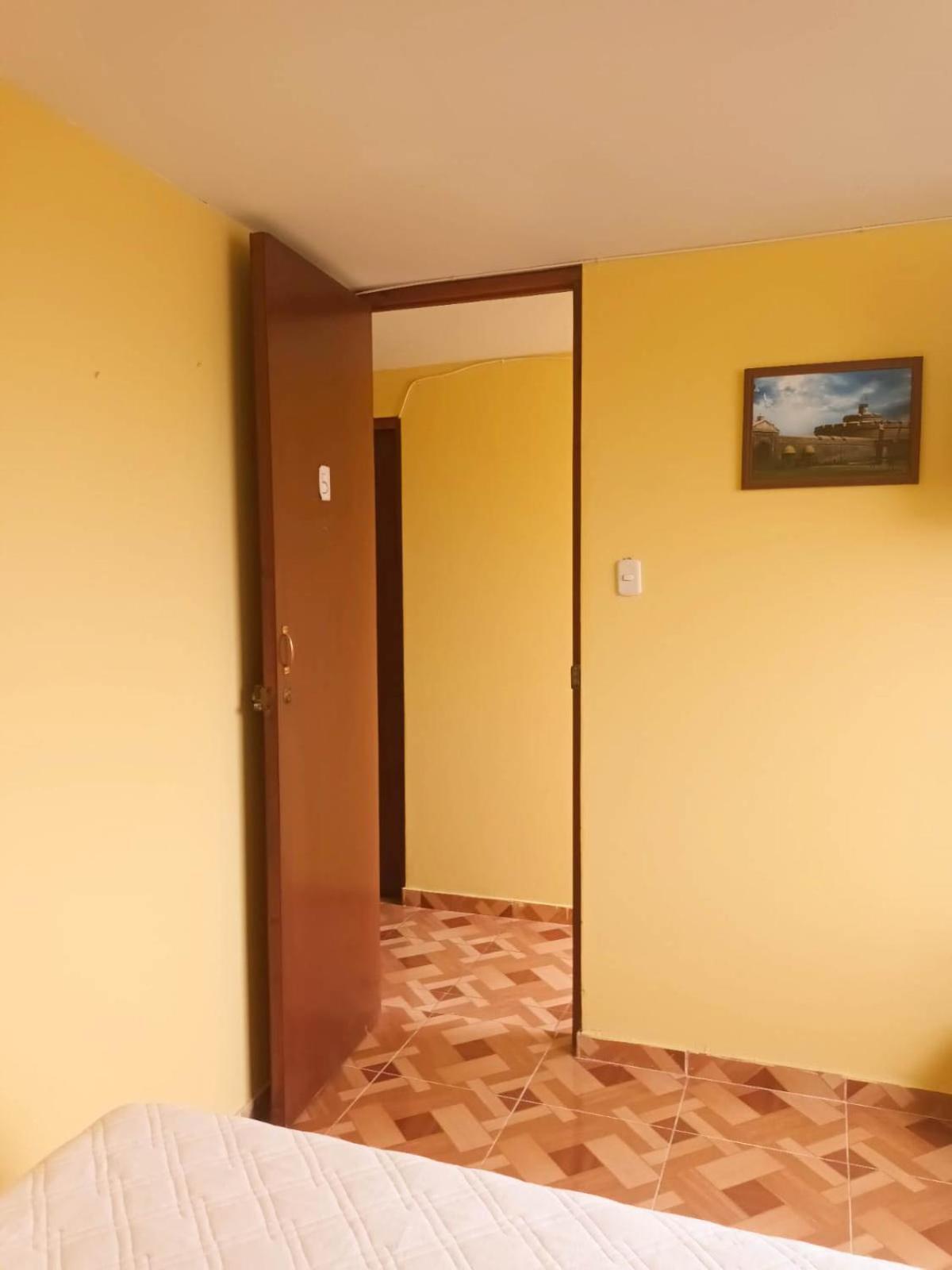 Right Across From The Airport - Free Shuttle - A Y J Familia Apartamento Lima Exterior foto