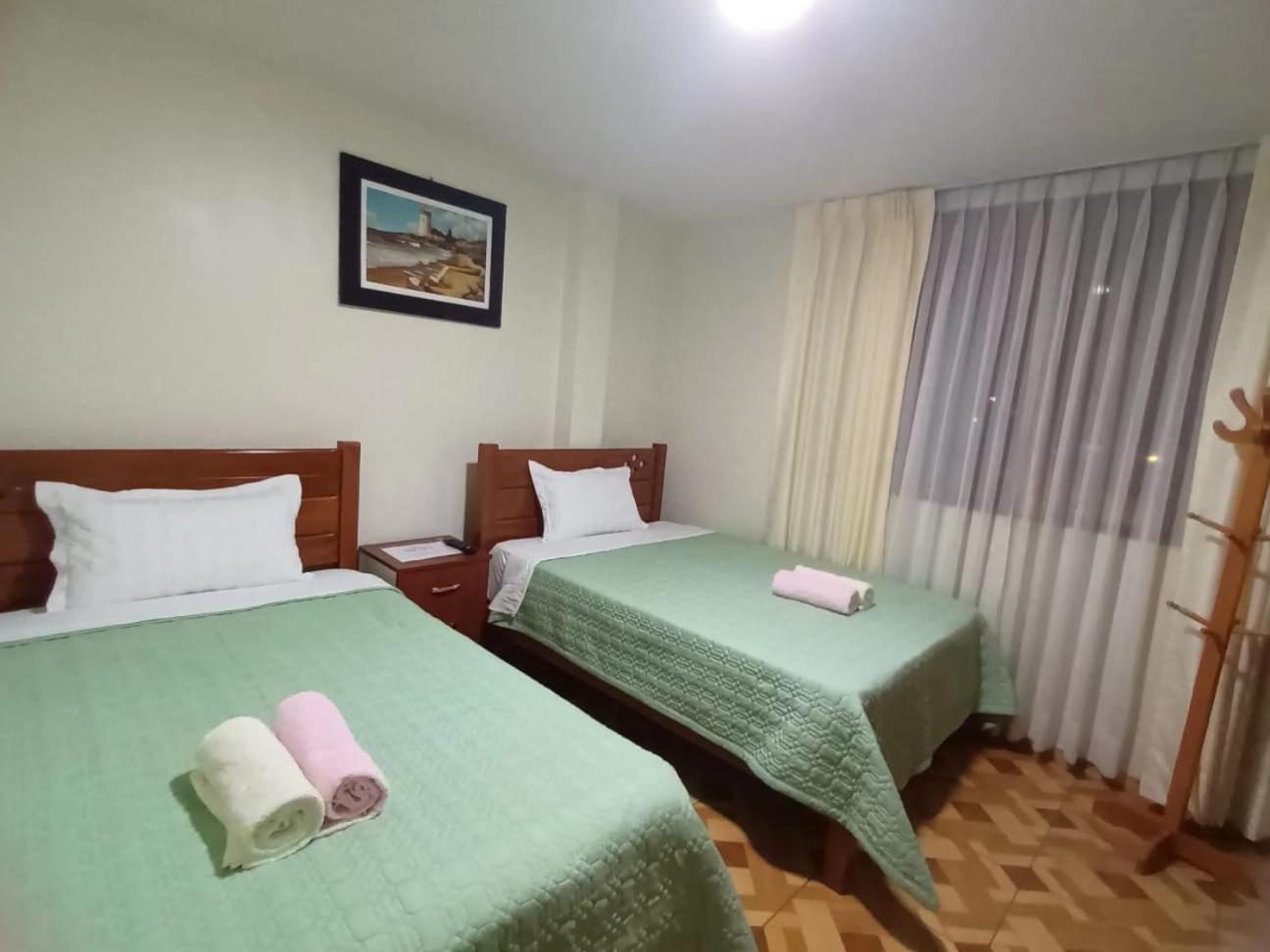 Right Across From The Airport - Free Shuttle - A Y J Familia Apartamento Lima Exterior foto