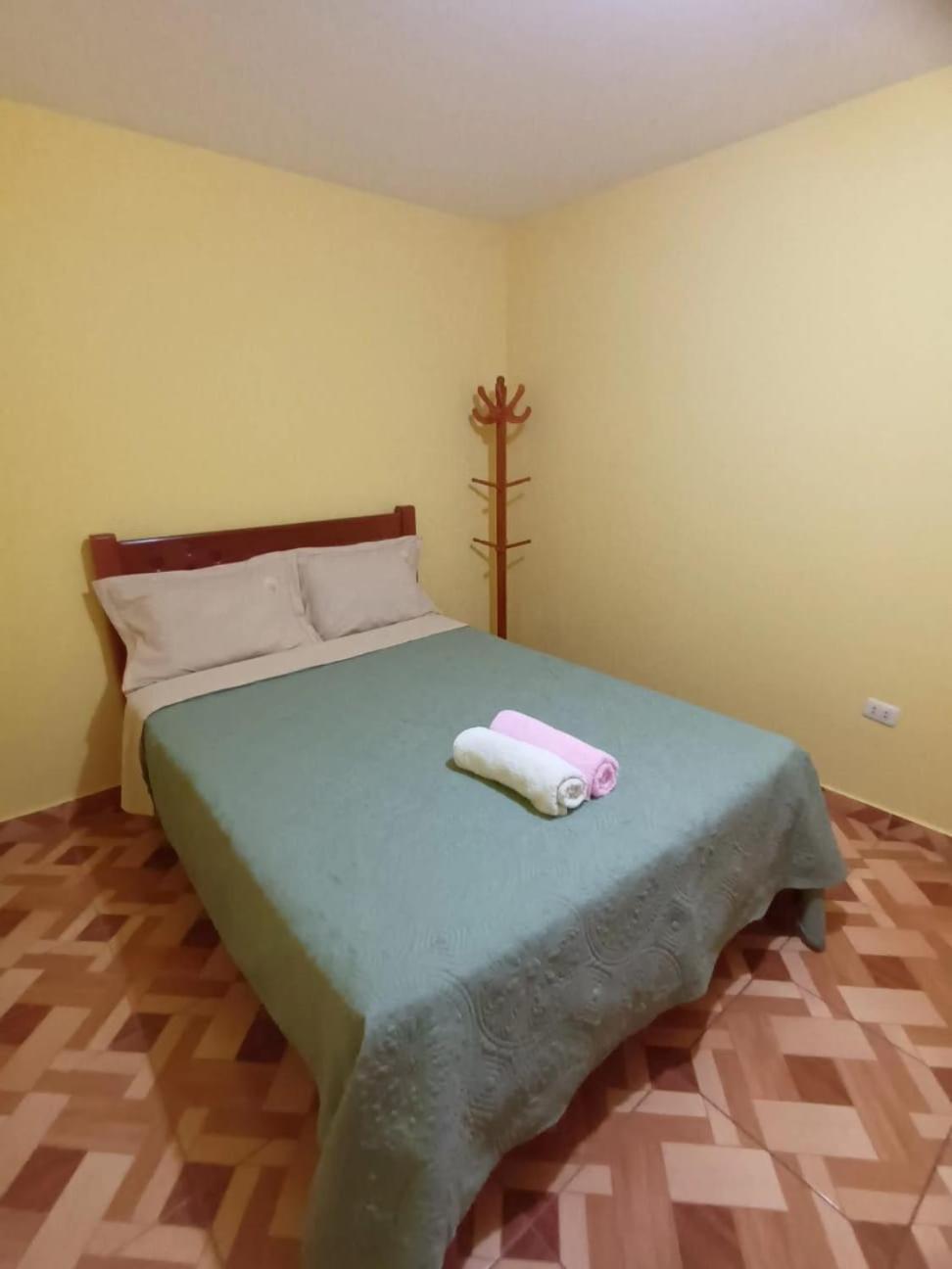 Right Across From The Airport - Free Shuttle - A Y J Familia Apartamento Lima Exterior foto