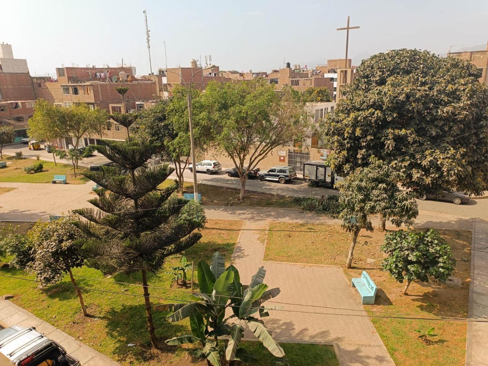 Right Across From The Airport - Free Shuttle - A Y J Familia Apartamento Lima Exterior foto