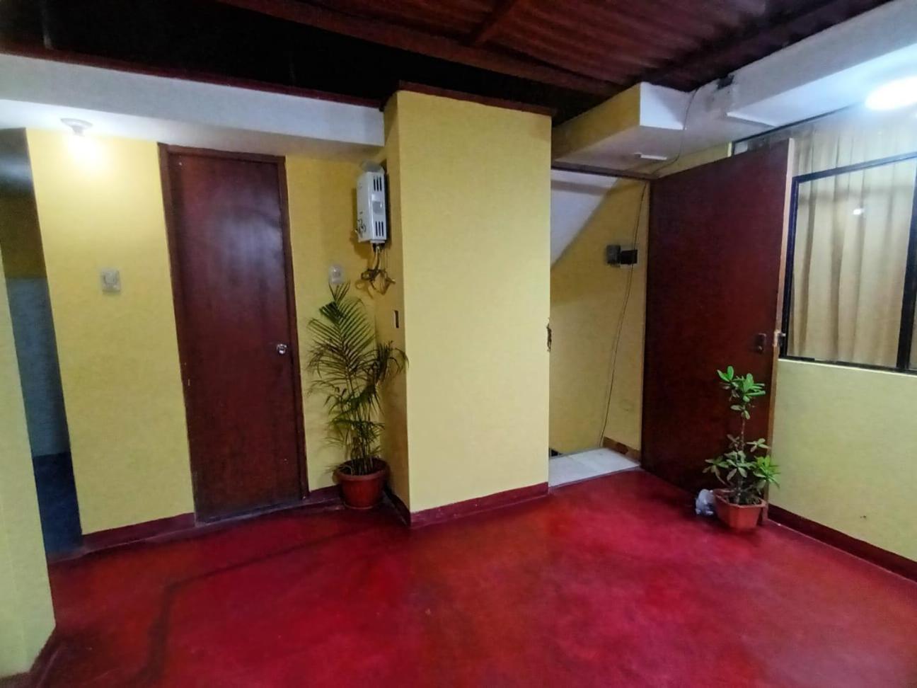 Right Across From The Airport - Free Shuttle - A Y J Familia Apartamento Lima Exterior foto