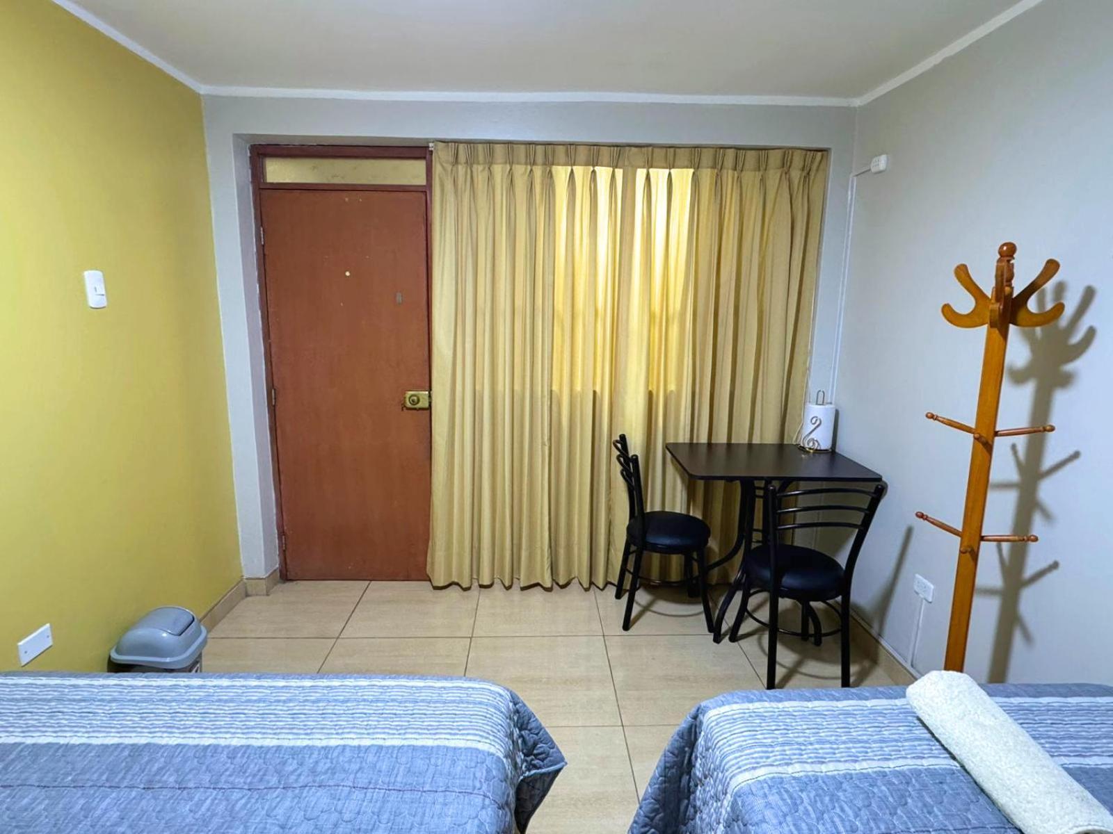 Right Across From The Airport - Free Shuttle - A Y J Familia Apartamento Lima Exterior foto