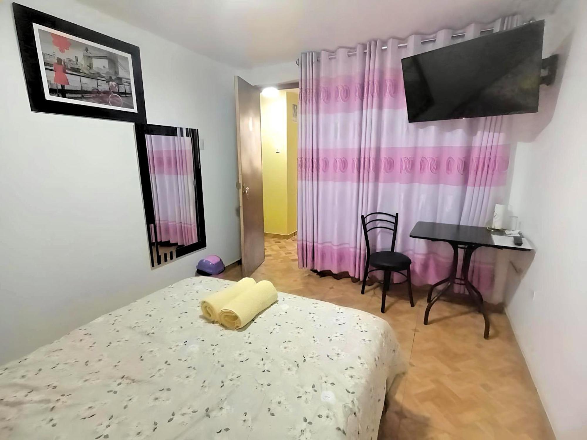 Right Across From The Airport - Free Shuttle - A Y J Familia Apartamento Lima Exterior foto