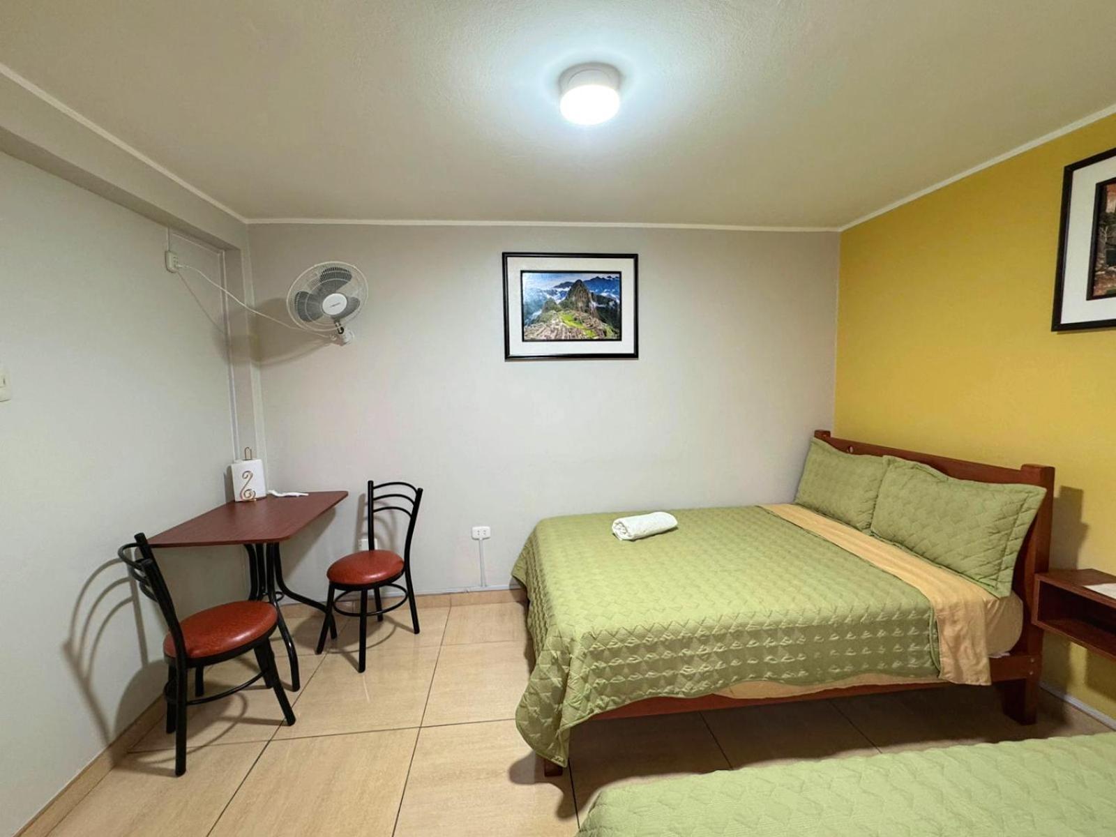 Right Across From The Airport - Free Shuttle - A Y J Familia Apartamento Lima Exterior foto