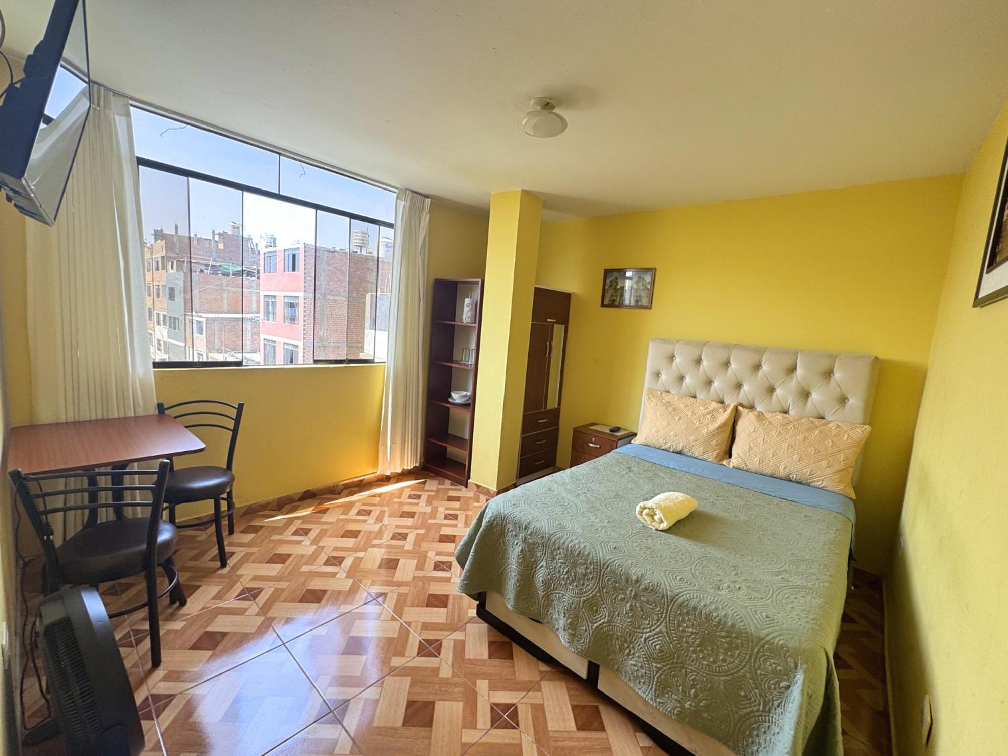 Right Across From The Airport - Free Shuttle - A Y J Familia Apartamento Lima Exterior foto