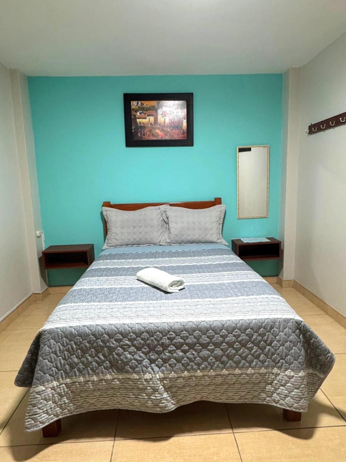 Right Across From The Airport - Free Shuttle - A Y J Familia Apartamento Lima Exterior foto